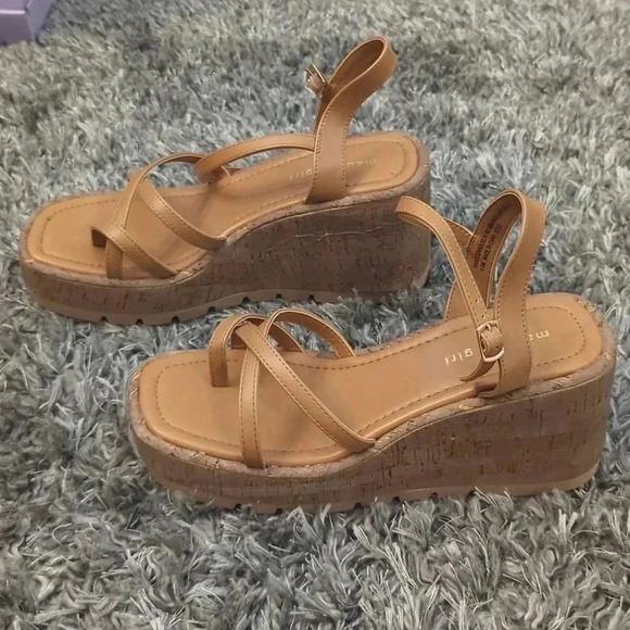 Madden Girl Vault Women's wedge sandals - Picture 2 of 8